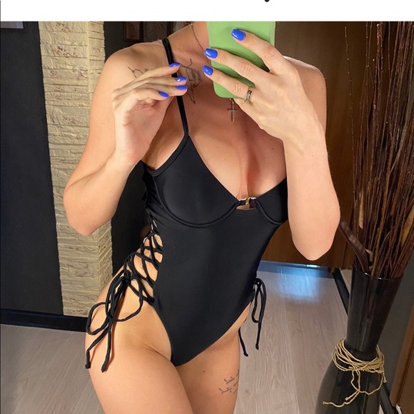 Too small - Picture 5 of 8